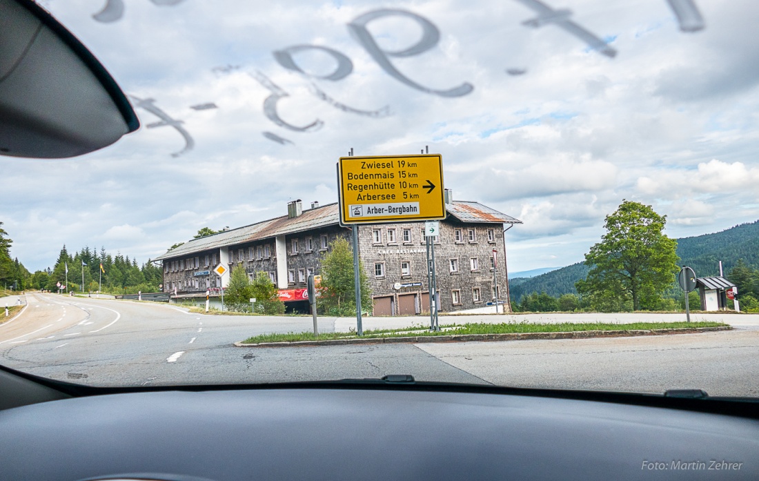 Foto: Martin Zehrer - Mit dem E-Auto zum Arber hoch, nur noch ein paar Kilometer zum Arbersee... 